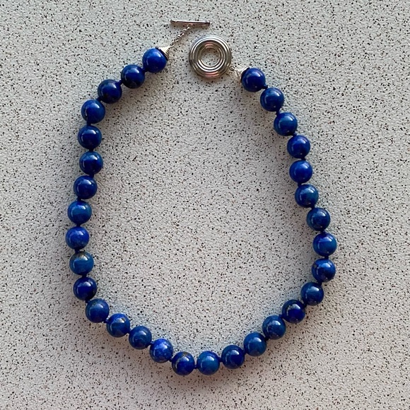 Lapis lazuli 18” knotted 12mm bead necklace with sterling toggle clasp - Picture 3 of 11